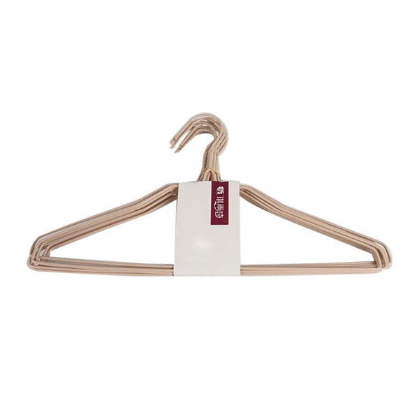 Streamline Your Closet: Plastic Clothes Hangers for Easy Access